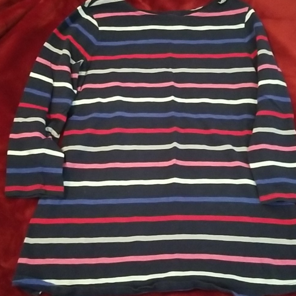 Old Navy maternity shirt